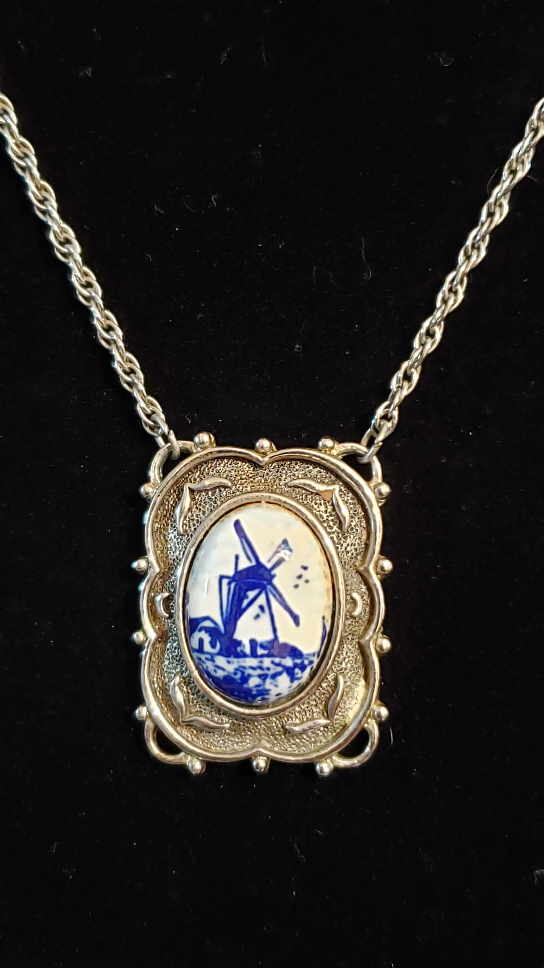 Vintage 1977 Sarah Coventry Windmill Pendant, on Chain Necklace with Spring Ring Clasp 