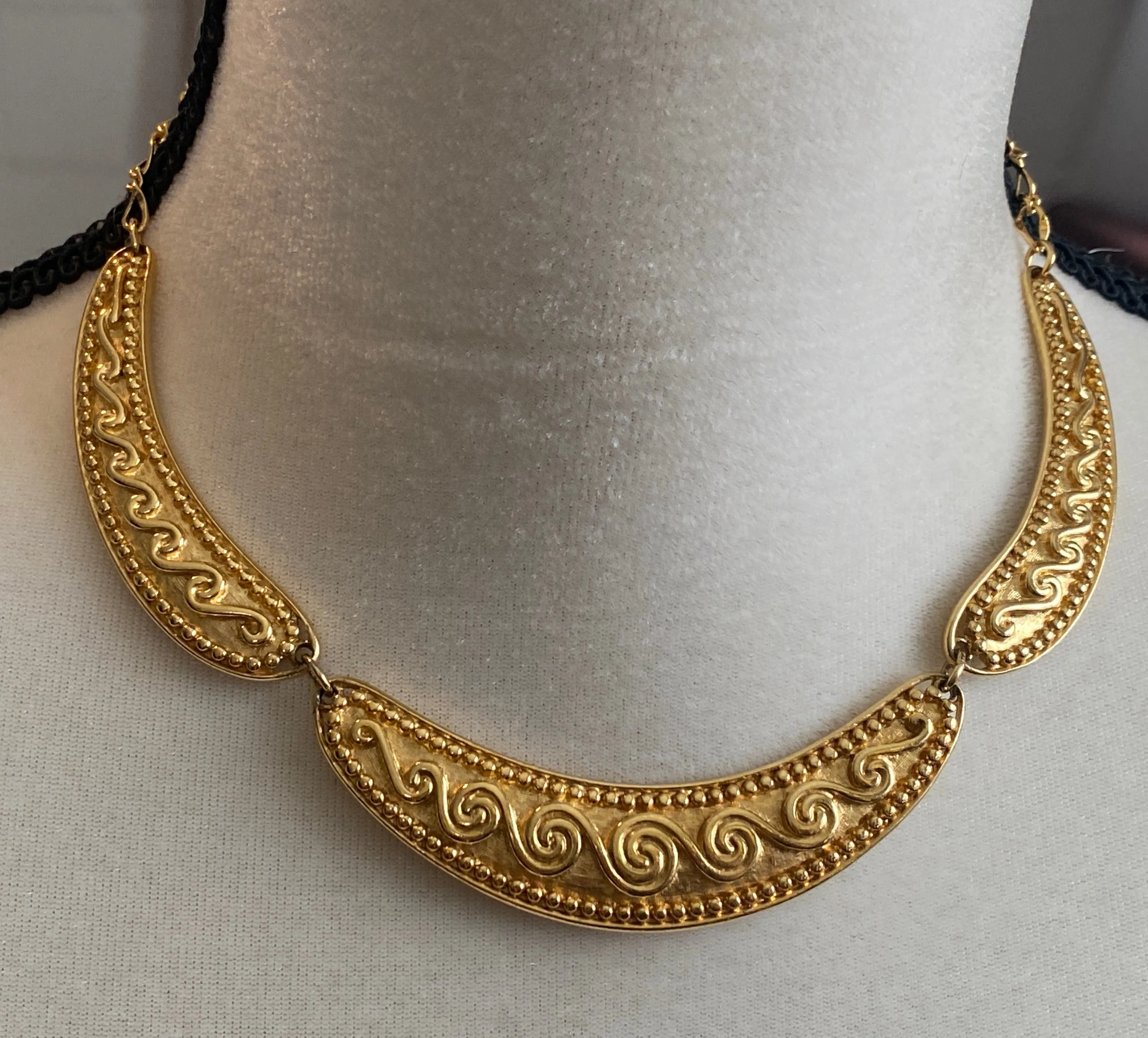 Vintage Gold Tone Adjustable Swirl Scroll Boho Collar Necklace